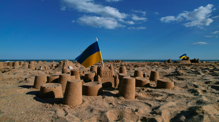 Sandcastles built by Ukrainian refugees and artists Maria Plotnikova and Julia Kolesnyk, together with locals to mourn the children who were killed during the war. CeRCCa residency, Spain. Photo: Maria Plotnikova