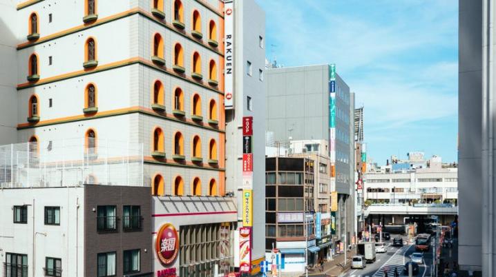 Exterior and street view of Paradise Air in Japan